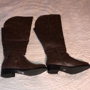 Torrid knee high brown boots size 10